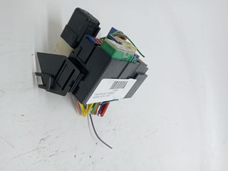 CAJA RELES / FUSIBLES NISSAN NOTE (12)