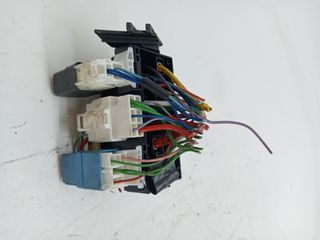 CAJA RELES / FUSIBLES NISSAN NOTE (12)