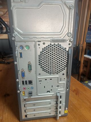 Torre Lenovo J1900 Negra