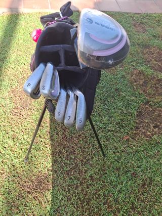 Bolsa y palos de golf para mujer