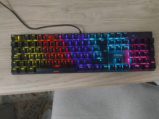 Teclado Mecánico Krom RGB
