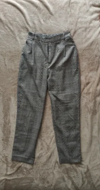 Pantalón Stradivarius talla 36