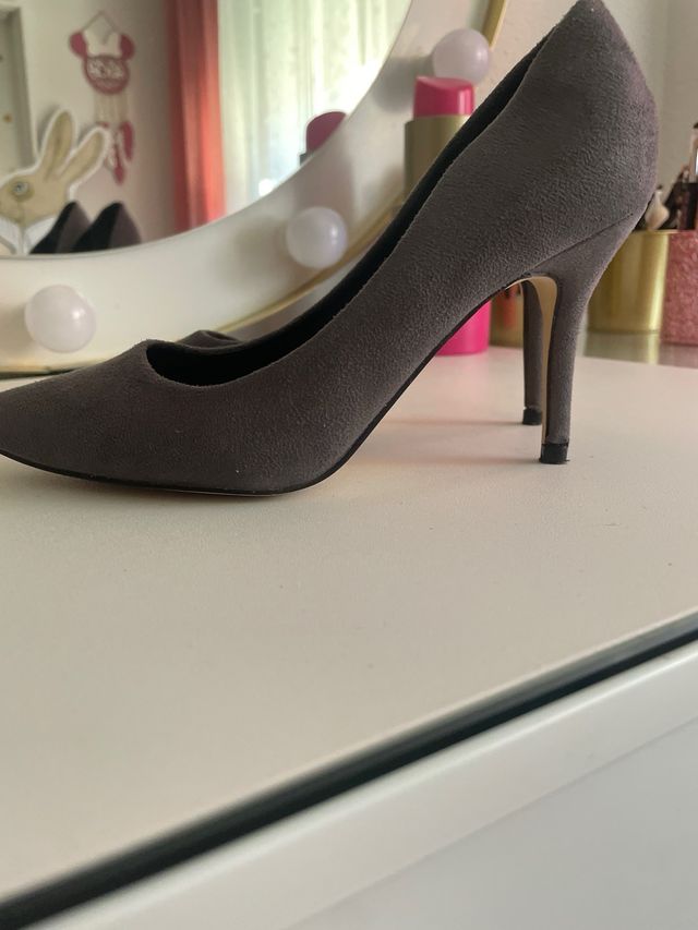 Zapatos de tacón grises Colourcherie talla 36