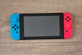 Nintendo Switch + Funda + Mando inalambrico