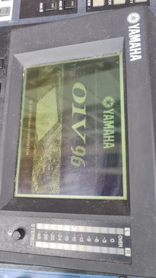 Mesa de Mezcla Digital YAMAHA 01V96I