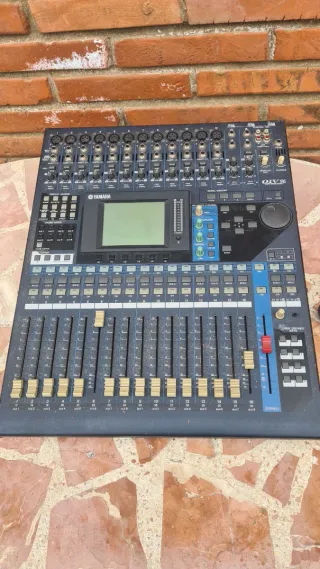 Mesa de Mezcla Digital YAMAHA 01V96I