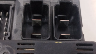 CAJA RELES / FUSIBLES LAND ROVER RANGE ROVER (LM)
