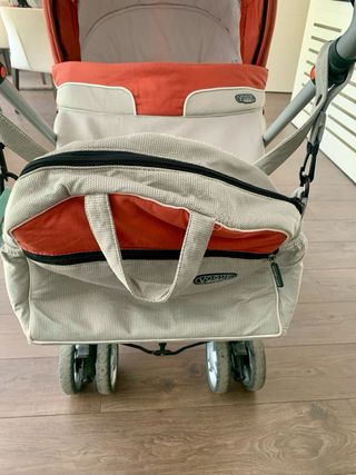 Carrito y silla de bebé Vogue.