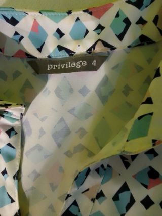 Blusa mujer estampado geométrico