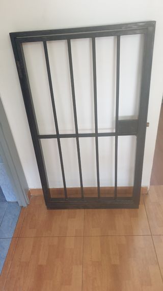 Reja maciza abatible ideal para piso los pajaritos
