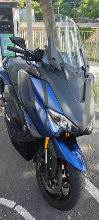 Yamaha T-Max 530 DX Scooter