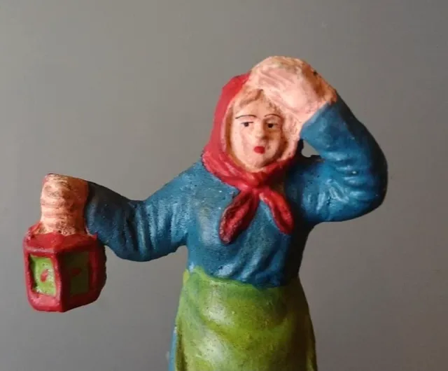 Statuina Presepe Donna con lanterna gesso vintage
