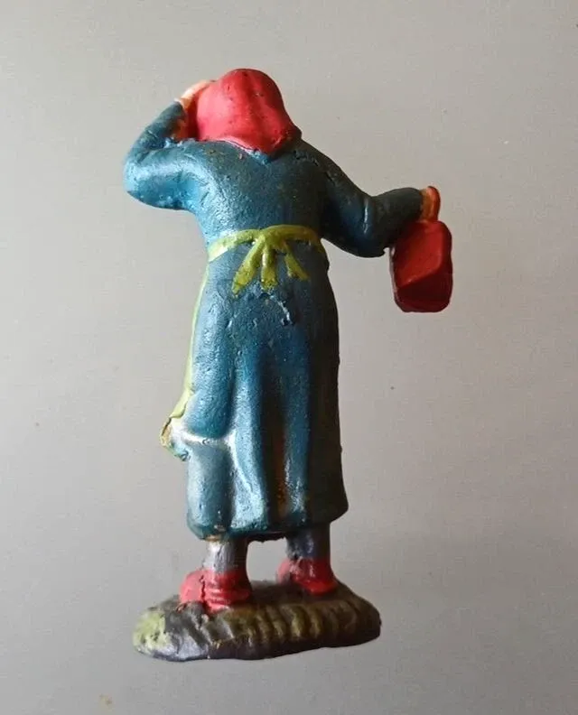 Statuina Presepe Donna con lanterna gesso vintage