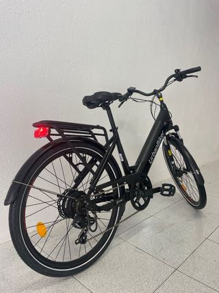 Bicicleta UrbanBiker Eléctrica Negra