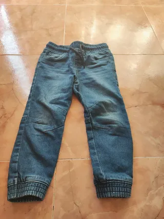 Pantalón vaquero niño