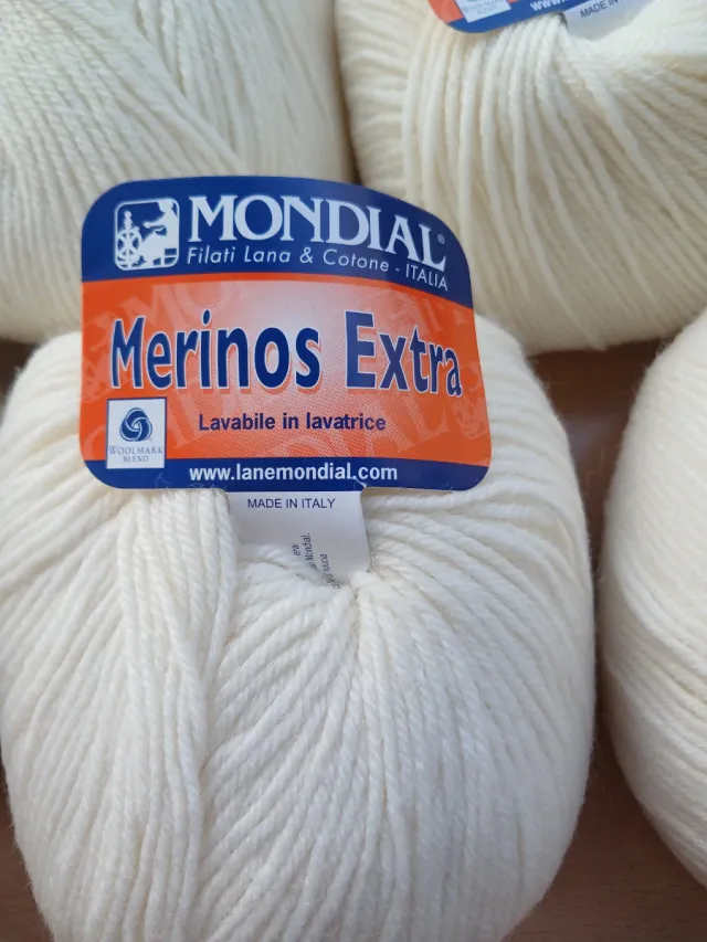19 Ovillos Lana Mondial Merino Extra
