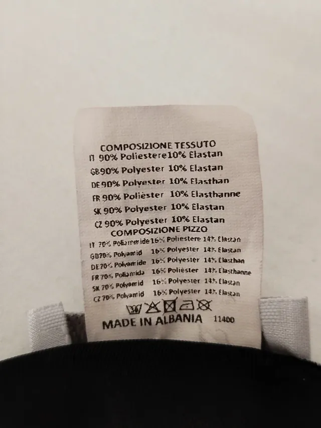 Vestito con dettagli in pizzo e velluto nero Pierr