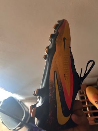 Botas de fútbol Nike Phantom GT 
talla 43