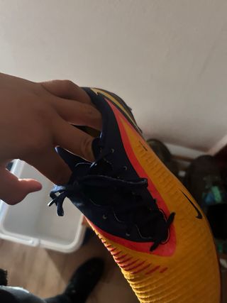 Botas de fútbol Nike Phantom GT 
talla 43