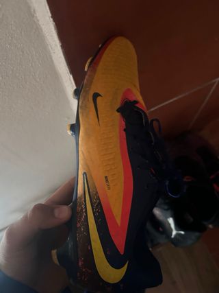 Botas de fútbol Nike Phantom GT 
talla 43