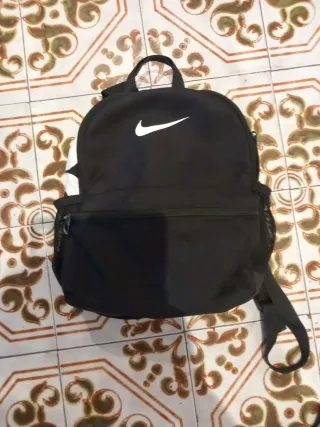Mochilas Nike y Valencia