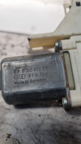 MOTOR ELEVALUNAS DEL IZQUIERDO FORD FOCUS 2 2005
