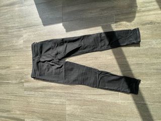 Pantalón vaquero negro skinny