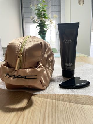 Neceser MAC + Mascarilla y Piedra Gua Sha