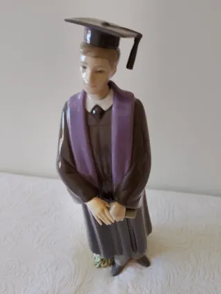 Figura Porcelana NAO by Lladró Graduación