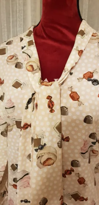 Blusa Bleu D'Azur estampado cupcakes