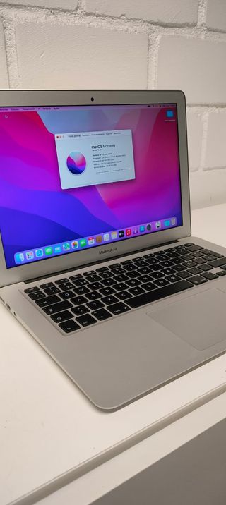 MacBook Air 2017 A1466 Plata + REGALOS