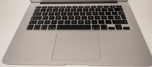 MacBook Air 2017 A1466 Plata + REGALOS