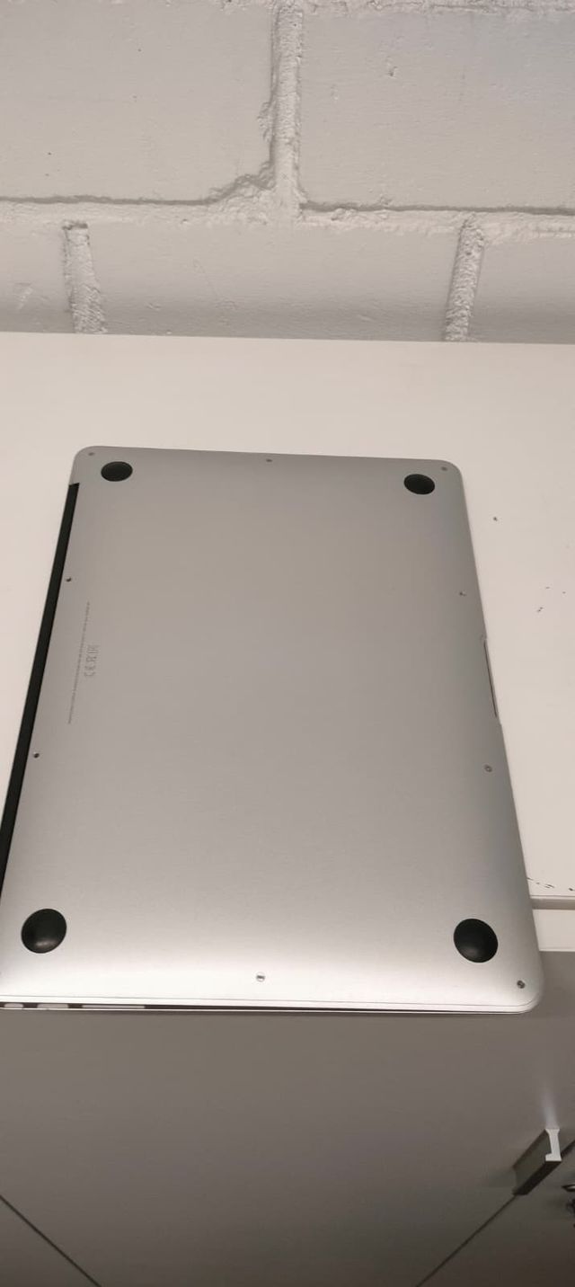 MacBook Air 2017 A1466 Plata + REGALOS