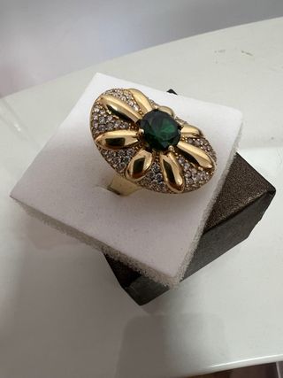 Anillo Oro 18k con Piedra Verde