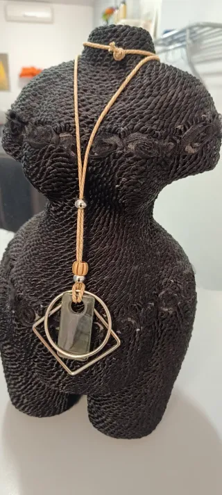 Busto maniquí negro