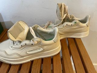 Zapatillas Adidas HU Beige