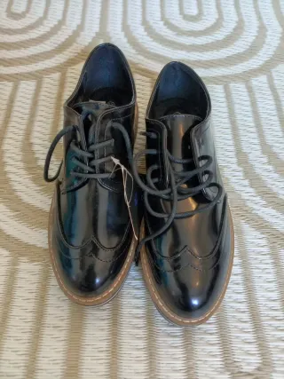 Zapatos negros charol