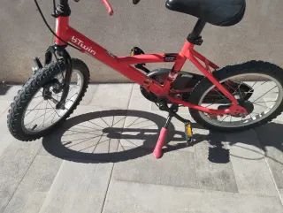 Bicicleta b'twin Hyper Hero Roja