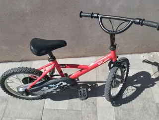 Bicicleta b'twin Hyper Hero Roja