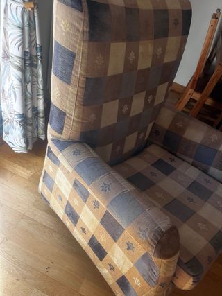 Sillón de tela a cuadros