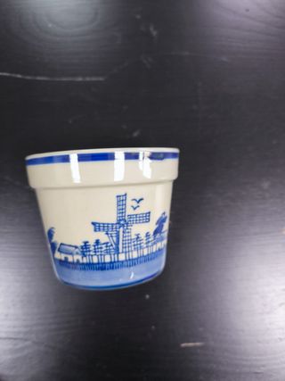 Maceta decorativa azul y blanca