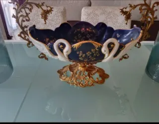 Centro de mesa porcelana y metal cisnes