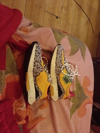 Zapatillas D.Franklin Mujer Amarillas y Rojas