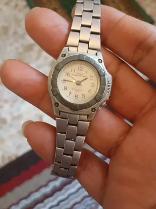 Reloj Casio Mujer Plata y Gris