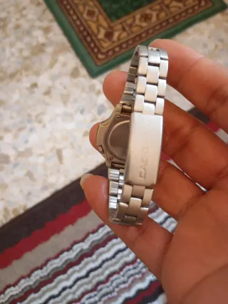 Reloj Casio Mujer Plata y Gris