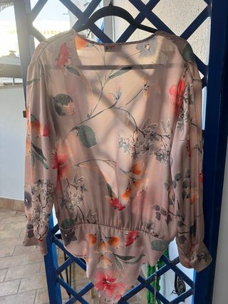 Body floral Zara manga larga