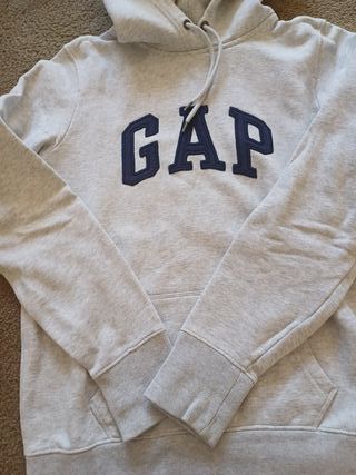 Sudadera Oxford y Sudadera GAP
