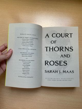Court Of Thorns & Roses