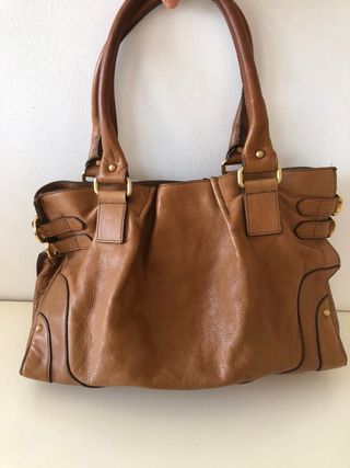 Bolso de piel marrón. Massimo Dutti 