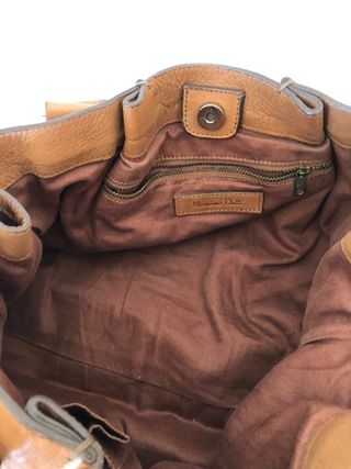 Bolso de piel marrón. Massimo Dutti 